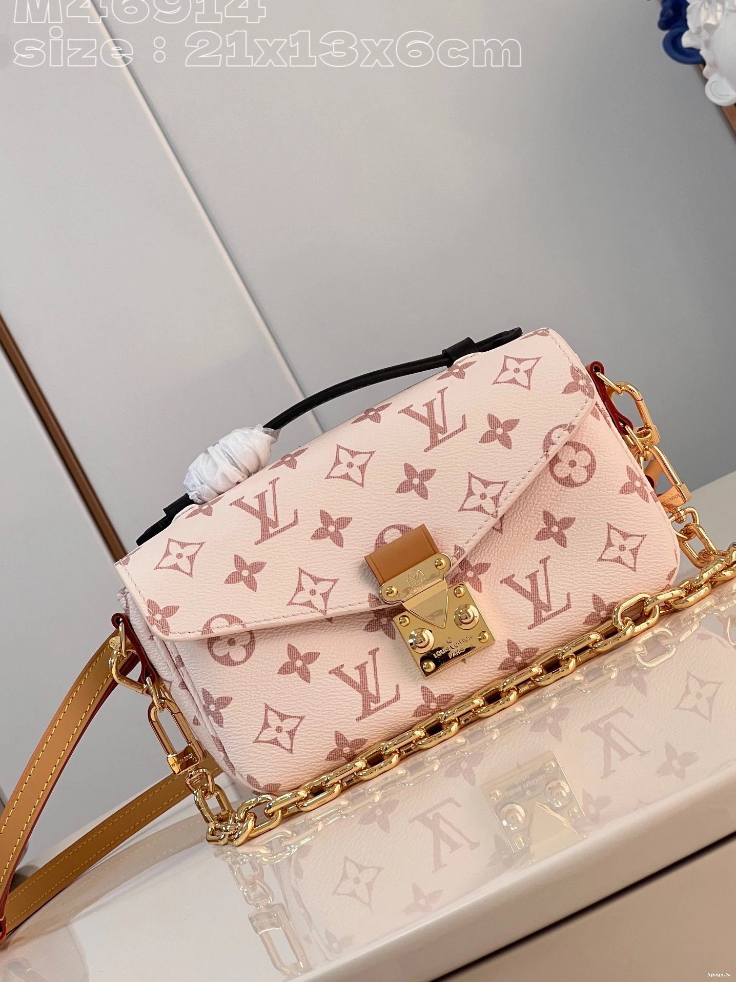 LOUIS METIS WEST POCHETTE VUITTON EAST 0318